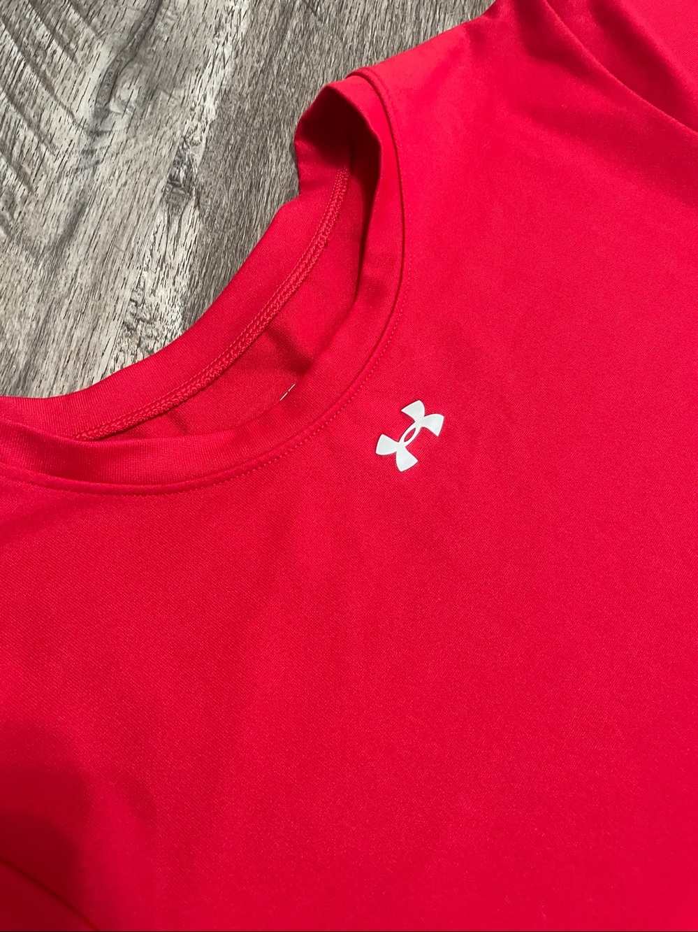 Under Armour Women's Vibrant Red Short Sleeve Tee - Picture 8 of 9